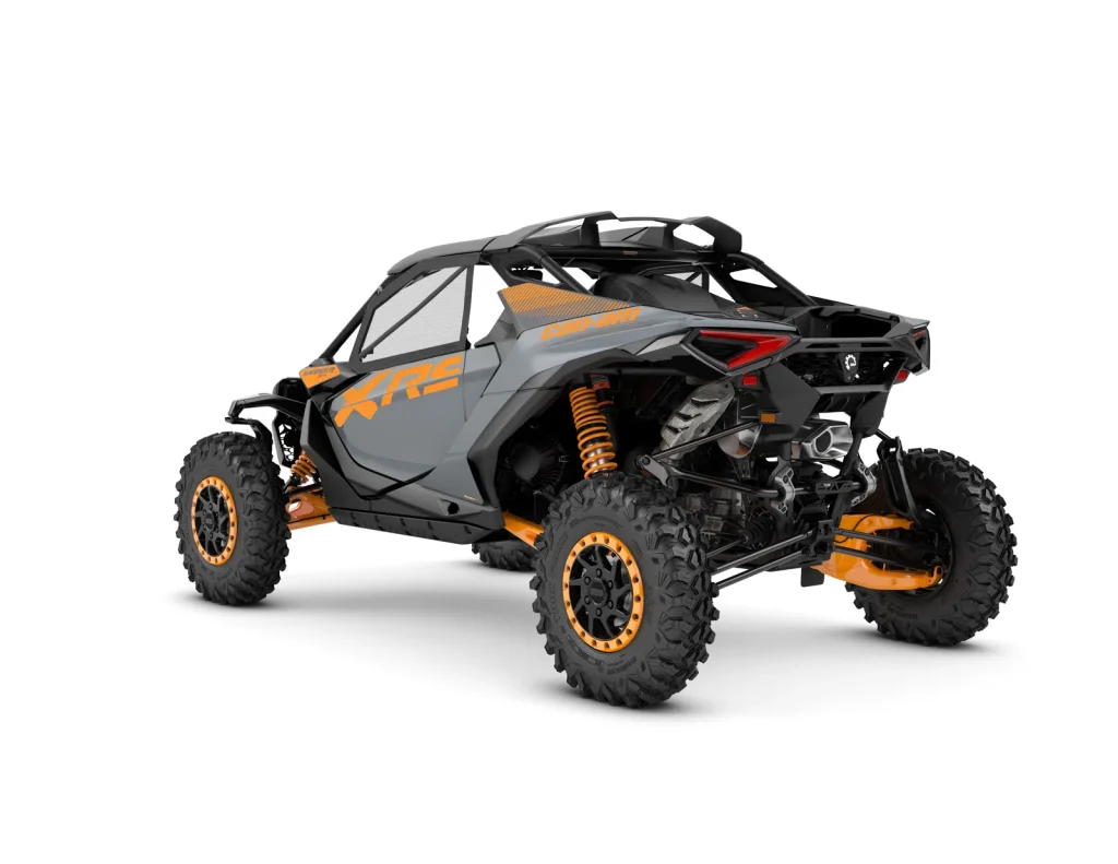 Maverick R X RS DCT SAS 999T, Dolomite Grey & Orange Crush, vista di tre quarti posteriore