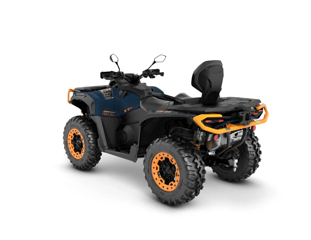 Outlander MAX XT-P T ABS 1000R, Dusty Navy & Orange Crush, vista di tre quarti posteriore