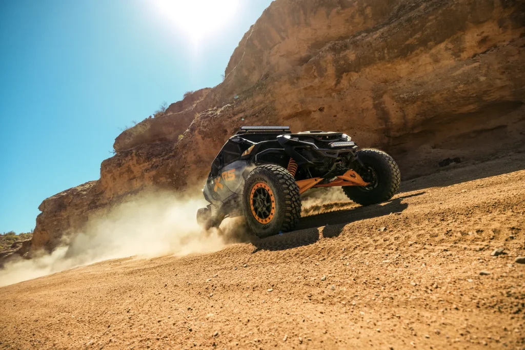 Maverick R MAX X RS DCT SAS 999T in azione