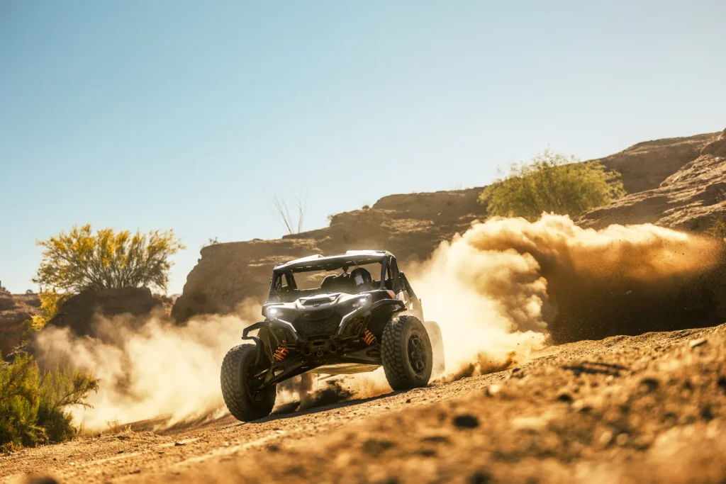 Maverick R X RS DCT 999T in azione