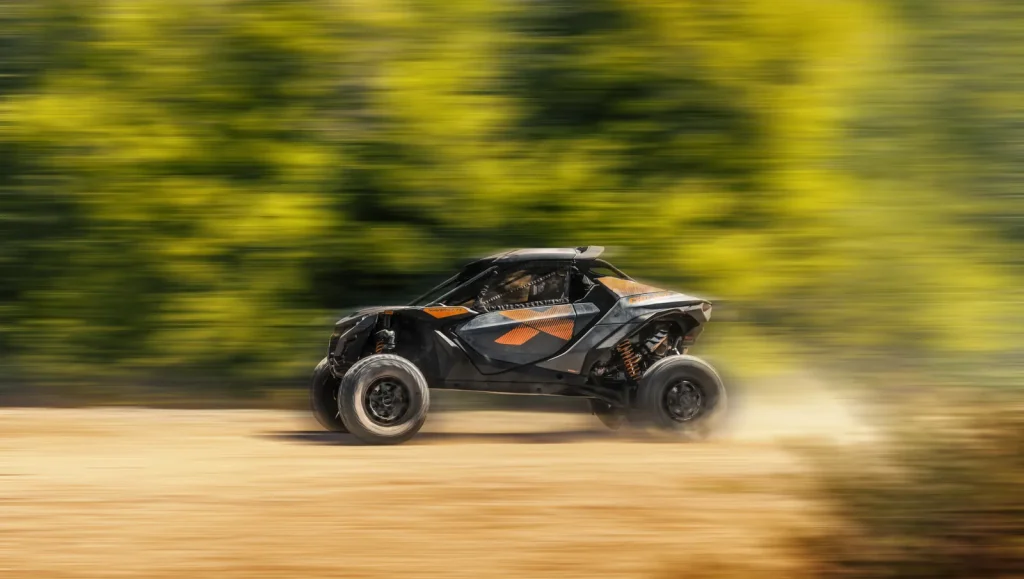 Maverick R X RS DCT 999T in azione